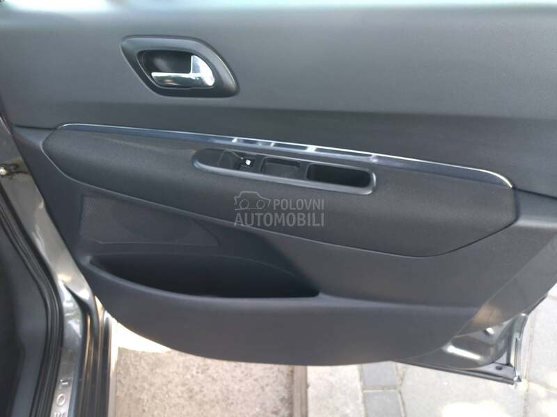 Peugeot 3008 1.6 hdi/pano/head-up