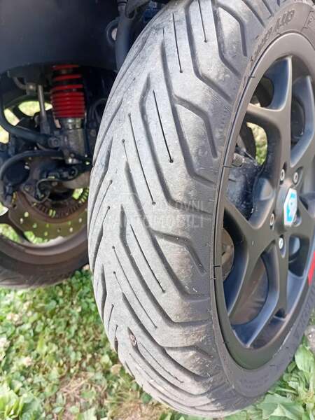 Piaggio MP3 350LT