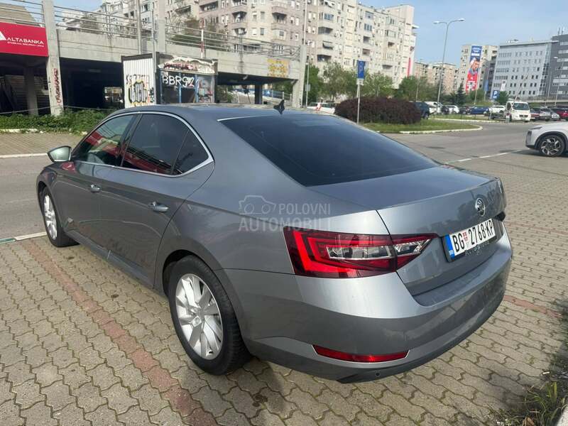 Škoda Superb 