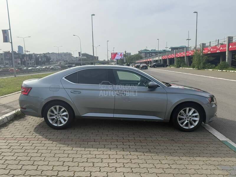 Škoda Superb 