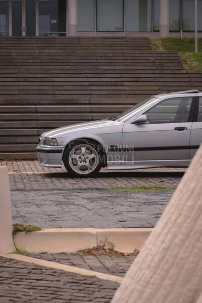 BMW 320 320i