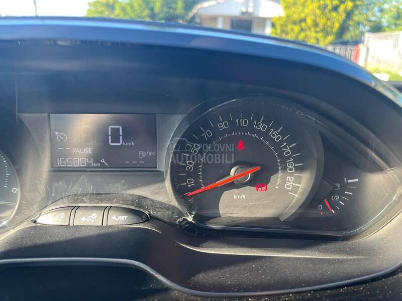 Peugeot 208 1.4 Hdi