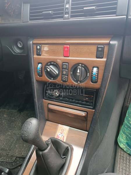 Mercedes Benz W124 2.5