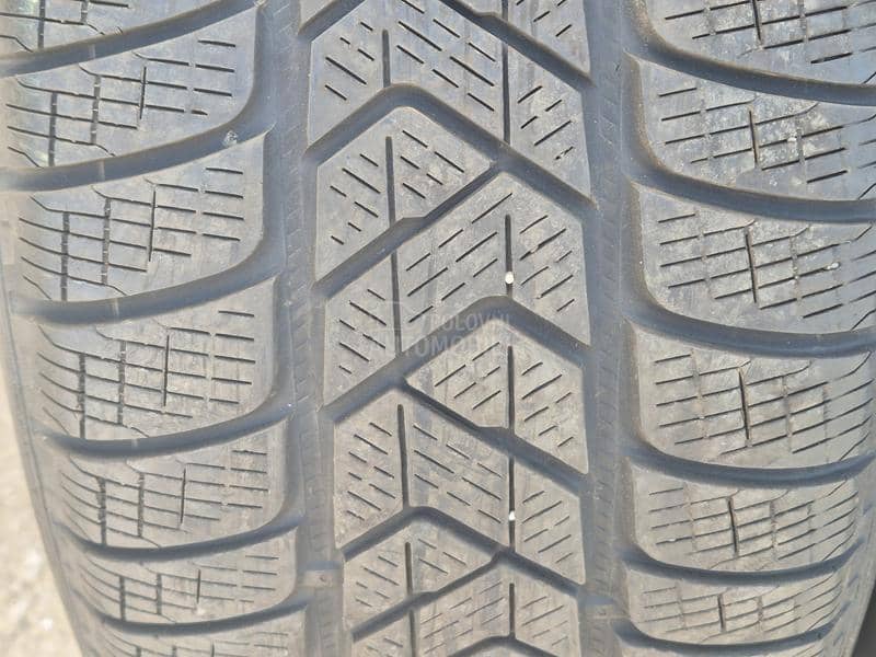 Pirelli 255/50 R19 Zimska