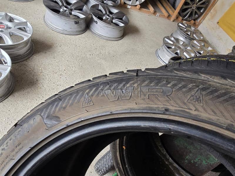 Nokian 295/35 R18 Zimska