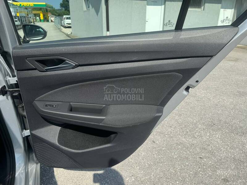 Volkswagen Golf 8 2.0tdi DSG NAV