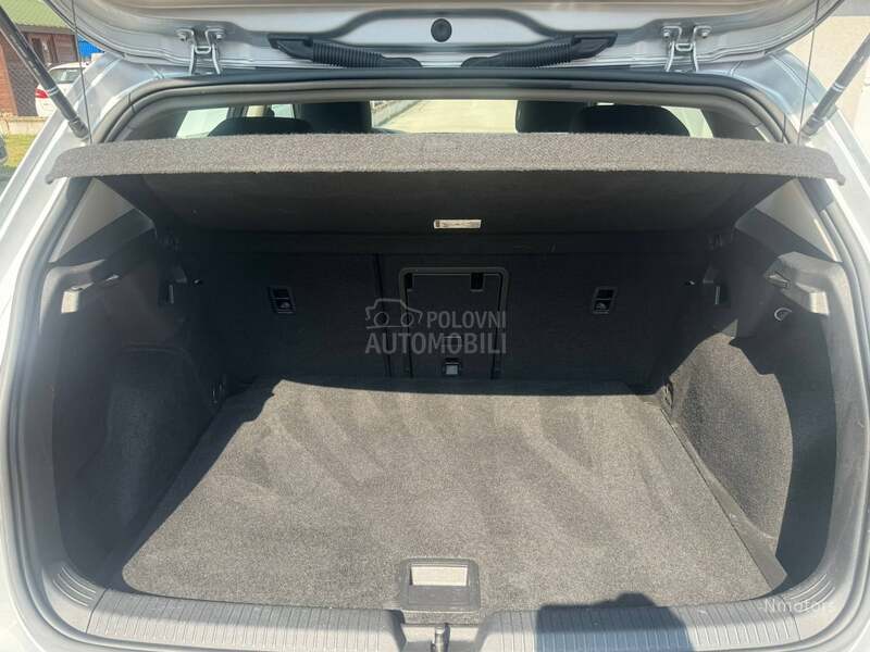Volkswagen Golf 8 2.0tdi DSG NAV