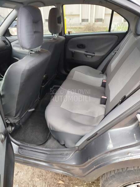 Mitsubishi Carisma 