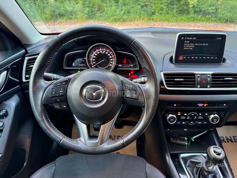 Mazda 3 1.5 D /FUULL/