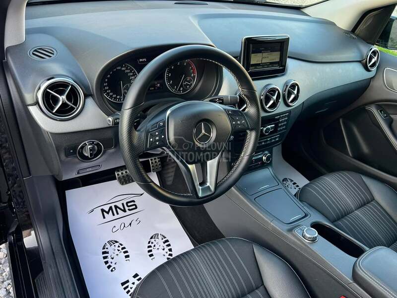 Mercedes Benz B 200 Aut7G/ACC/Led