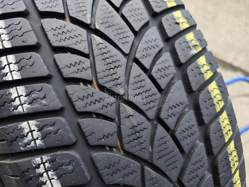 Dunlop 235/55 R18 Zimska