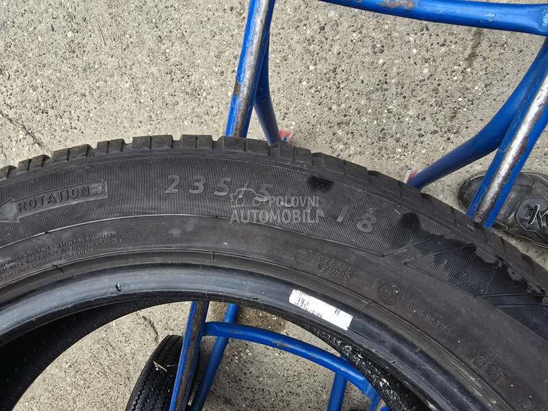 Dunlop 235/55 R18 Zimska
