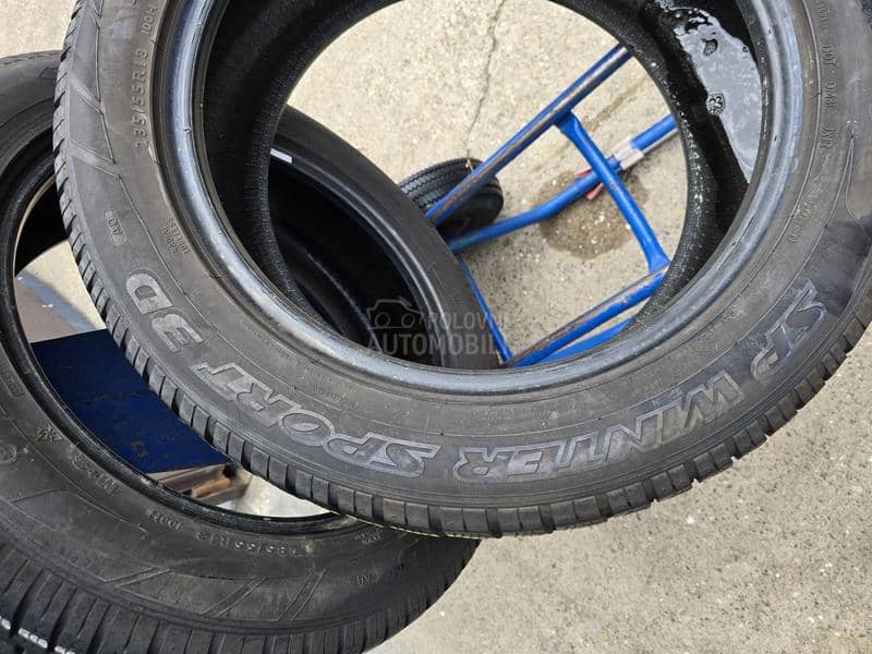 Dunlop 235/55 R18 Zimska