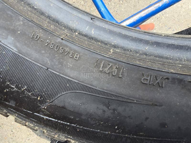 Dunlop 235/55 R18 Zimska