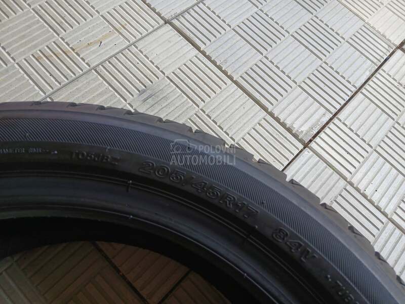 Bridgestone 205/45 R17 Letnja