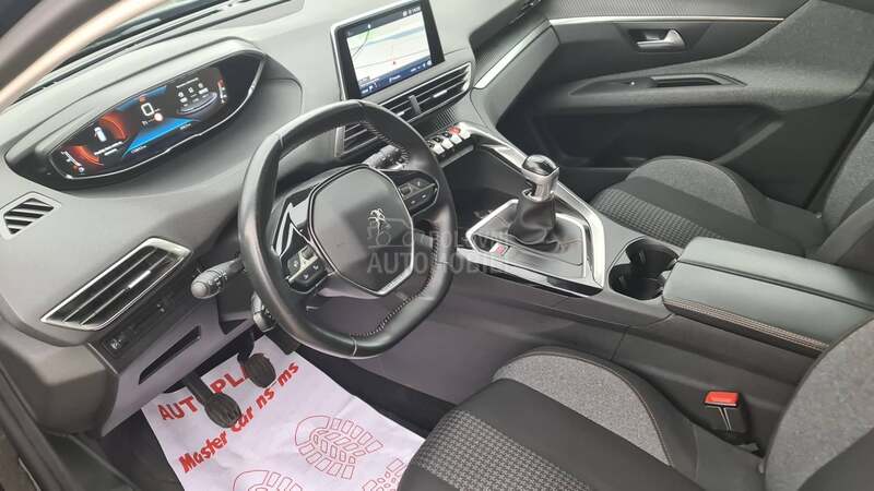 Peugeot 3008 1.5hdi LED/ NAV I