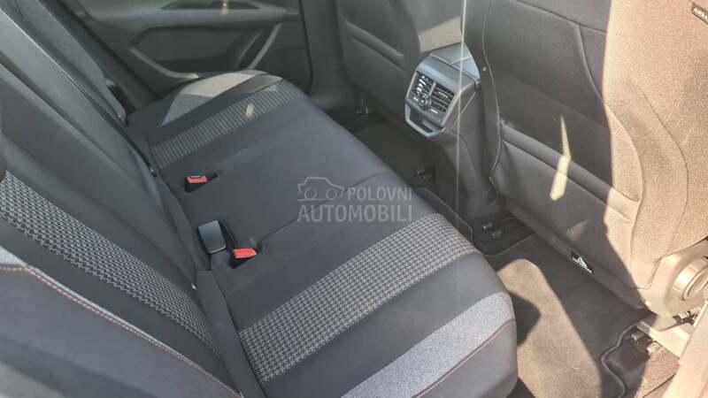 Peugeot 3008 1.5hdi LED/ NAV I