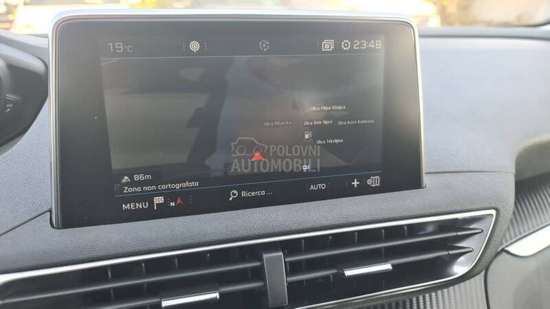 Peugeot 3008 1.5hdi LED/ NAV I