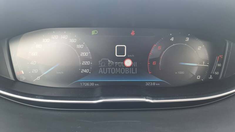 Peugeot 3008 1.5hdi LED/ NAV I