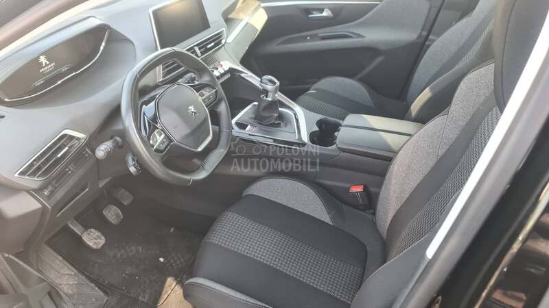 Peugeot 3008 1.5hdi LED/ NAV I