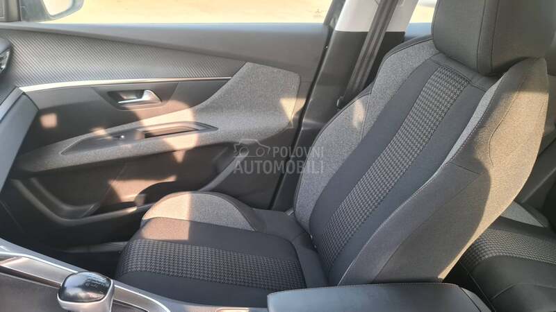 Peugeot 3008 1.5hdi LED/ NAV I