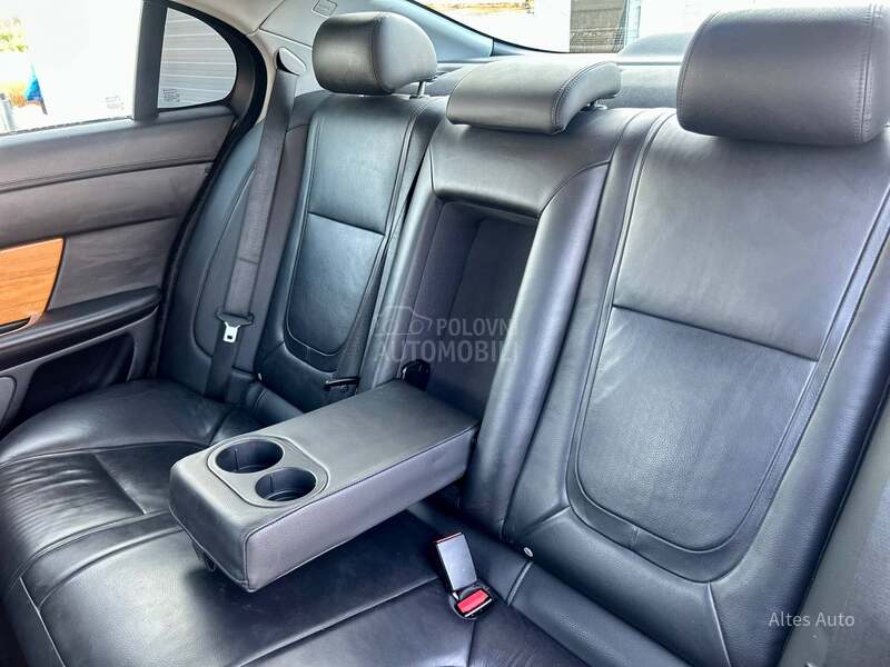 Jaguar XF 2.2 Lux Led