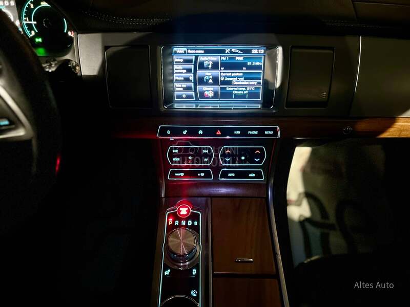 Jaguar XF 2.2 Lux Led