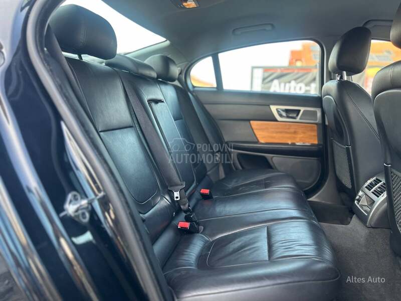 Jaguar XF 2.2 Lux Led