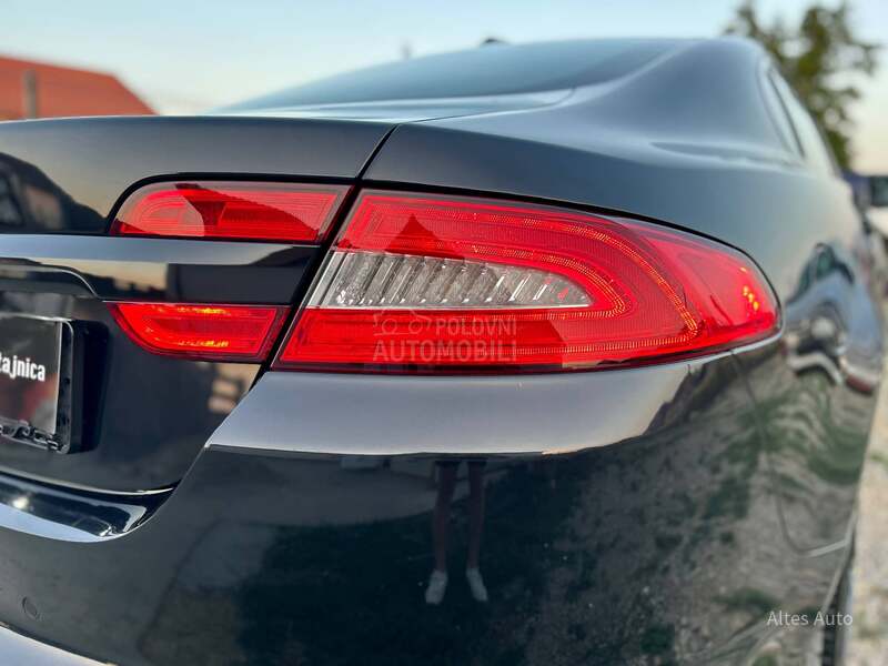 Jaguar XF 2.2 Lux Led