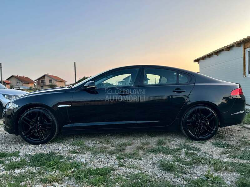 Jaguar XF 2.2 Lux Led