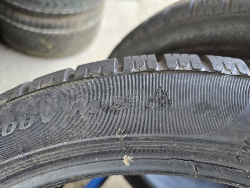 Pirelli 295/35 R19 Zimska