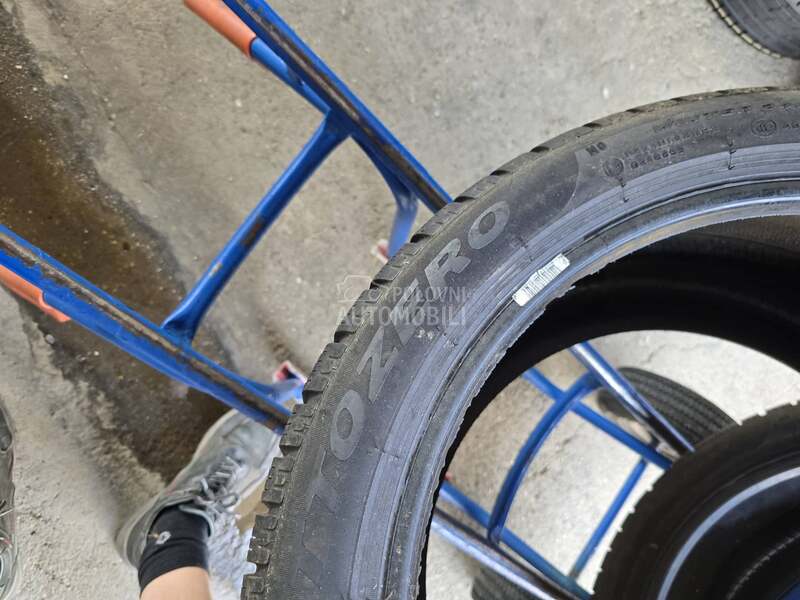 Pirelli 295/35 R19 Zimska