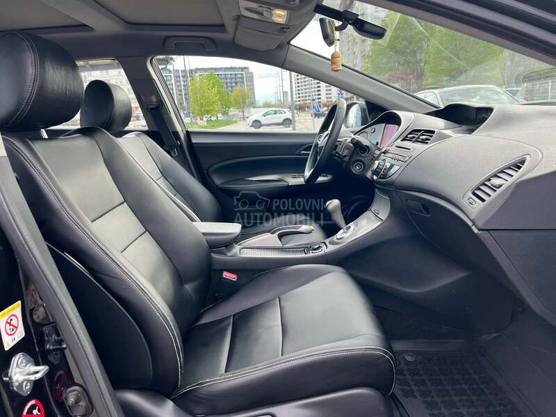 Honda Civic 1.8 i-VTEC EXECUTIVE
