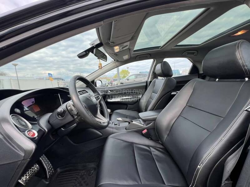 Honda Civic 1.8 i-VTEC EXECUTIVE