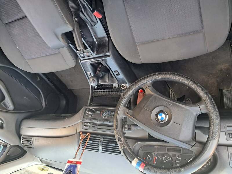BMW 318 