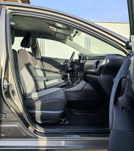 Toyota Auris 1.3 VVT-I