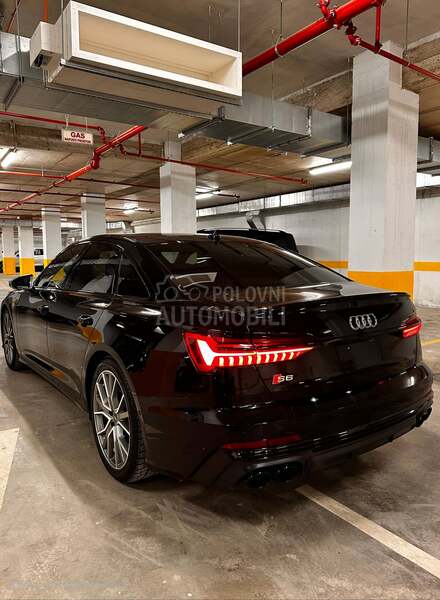 Audi S6 