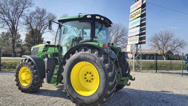 John Deere 6135R