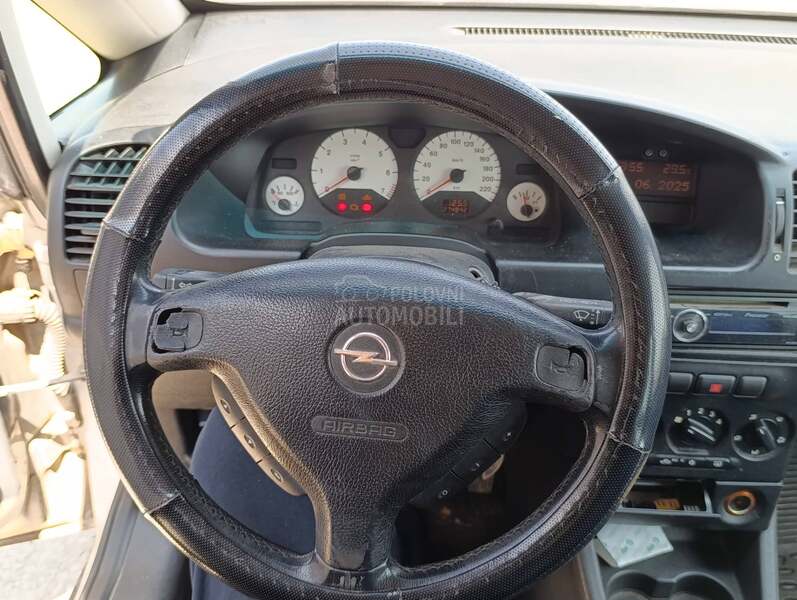 Opel Zafira 