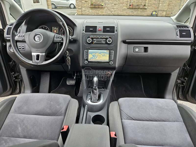 Volkswagen Touran HIGHTLINE D S G