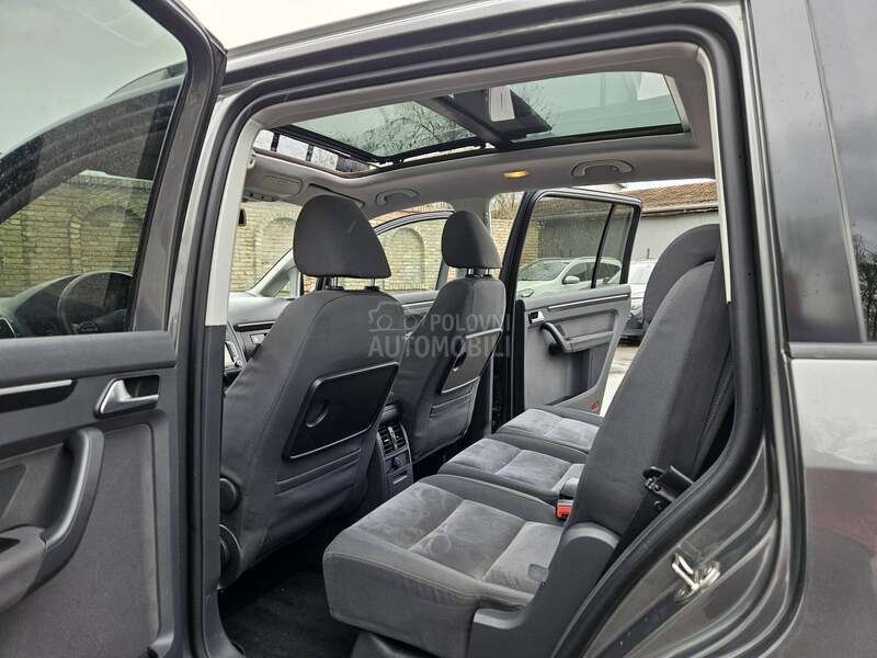 Volkswagen Touran HIGHTLINE D S G