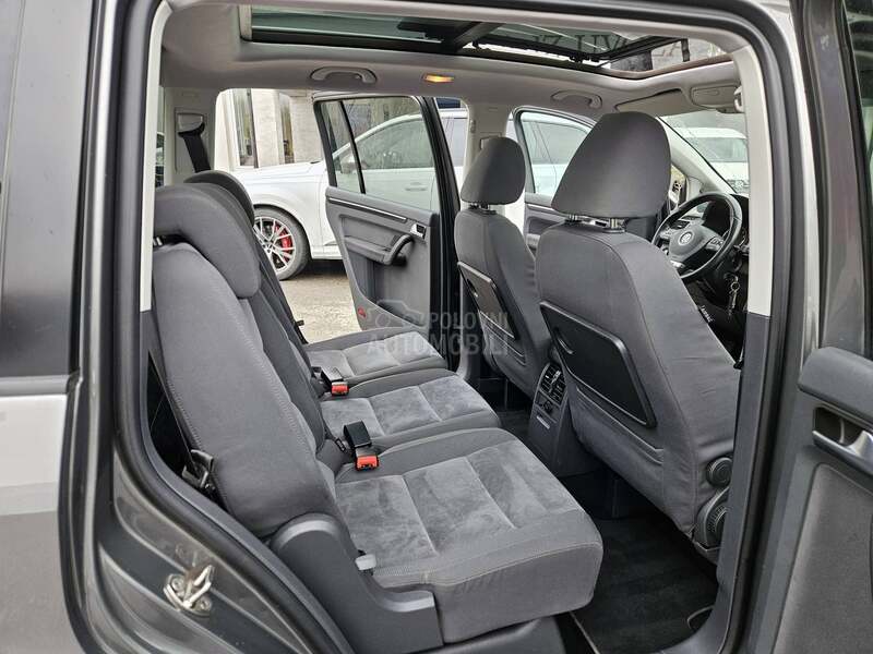 Volkswagen Touran HIGHTLINE D S G