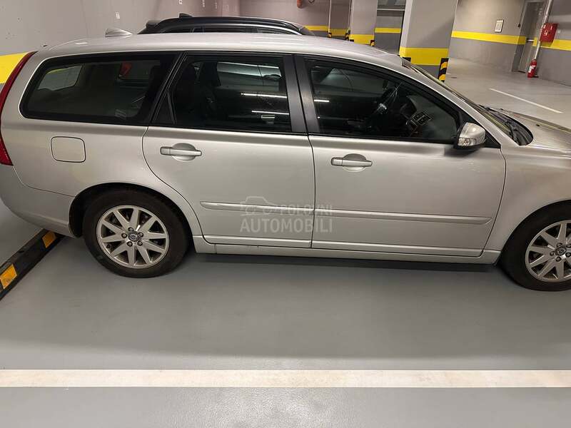 Volvo V50 