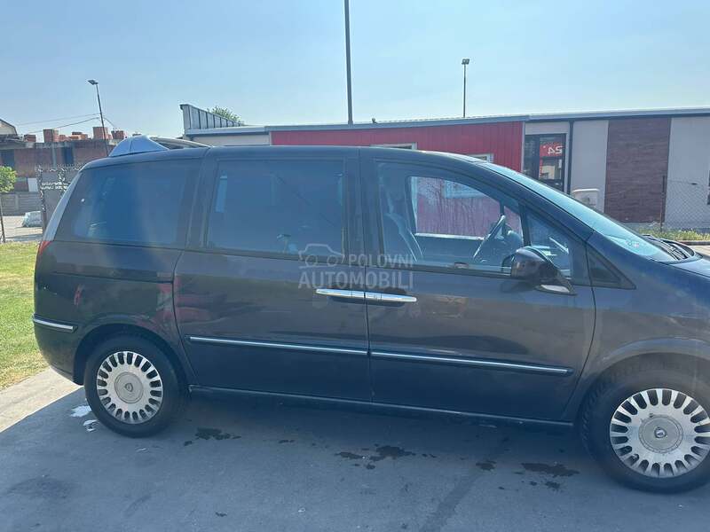 Lancia Phedra 