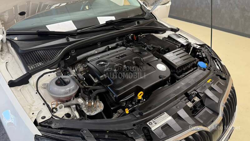 Škoda Octavia //1.6 TDI/N.AVI/FUL