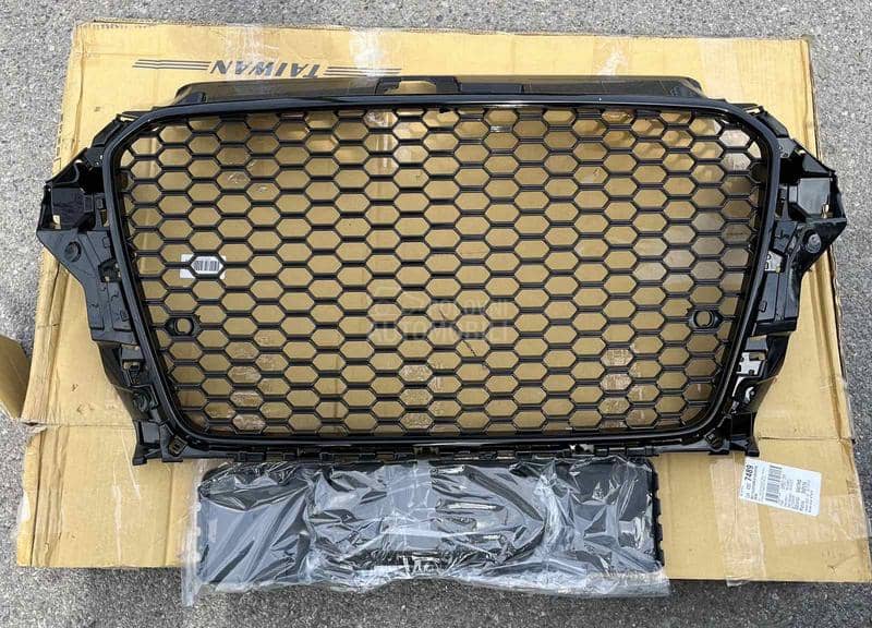 Maska Grill RS Crna sjaj 8V