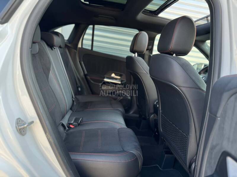 Mercedes Benz GLA 200 D/AMG/BLACK/20