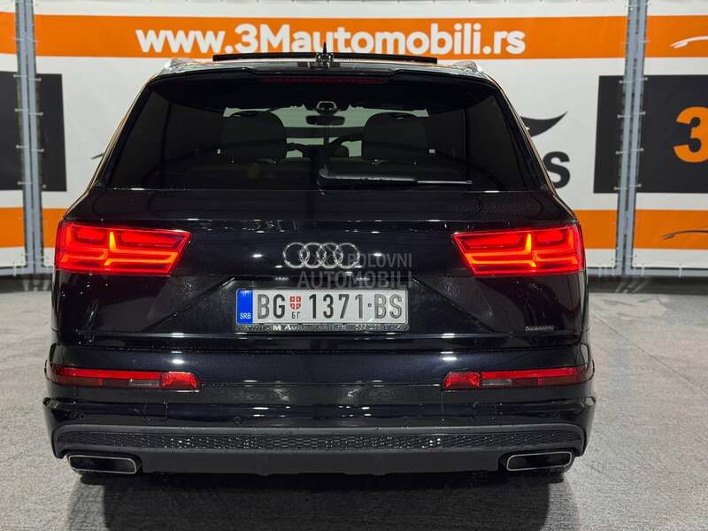 Audi Q7 S-Line/Panora/7sed