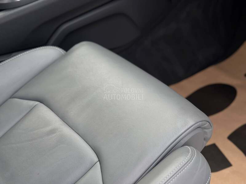 Audi Q7 S-Line/Panora/7sed