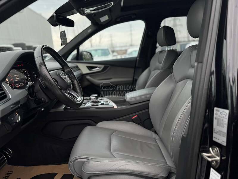 Audi Q7 S-Line/Panora/7sed